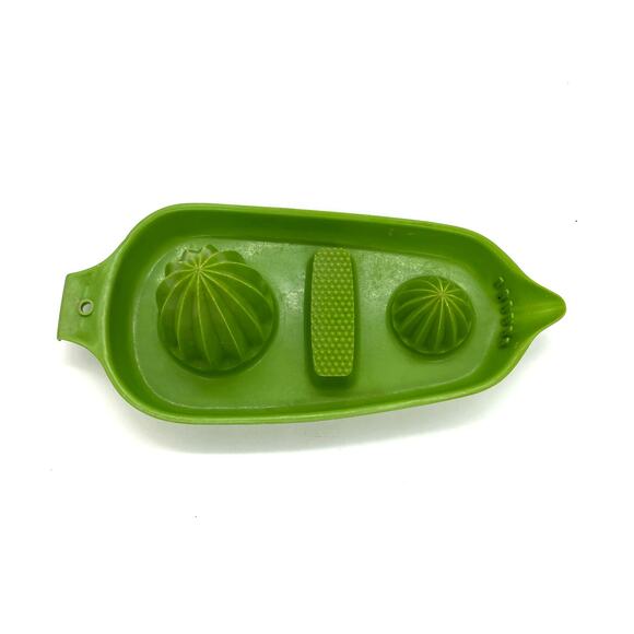Vintage 1970 Hutzler Plastic Green Lemon Lime Juicer Zester Item no 55 - Picture 2 of 6